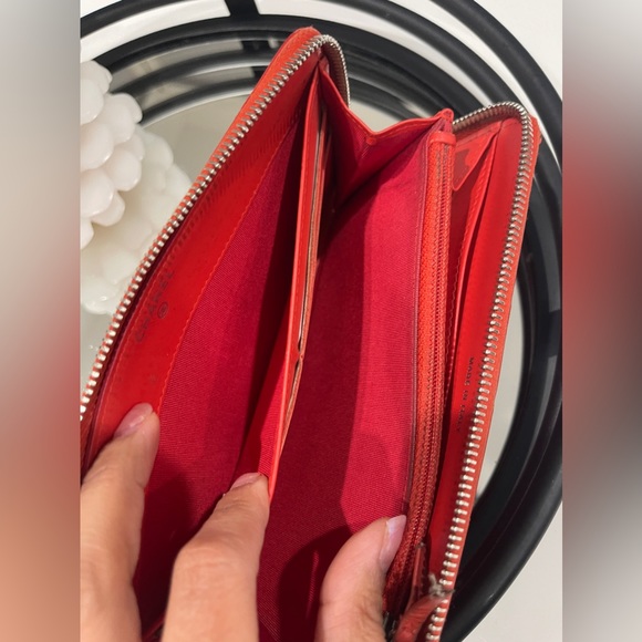 Pre Loved CHANEL  Matelasse Long Wallet Patent leather Red Tone CC - Picture 11 of 16